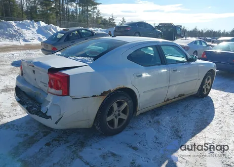 2010 Dodge Charger Sxt z USA, uszkodzony, nr VIN 2B3CA3CV4AH256093